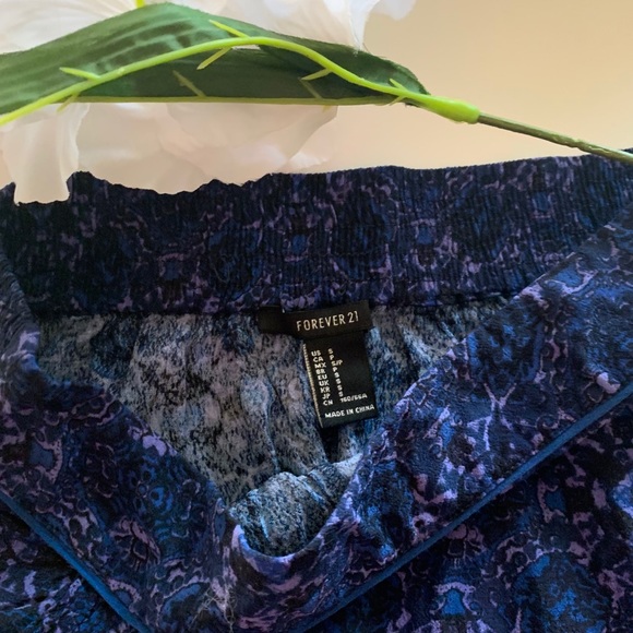 Like New! BOHO Forever 21 Patterned Shorts - Picture 5 of 6